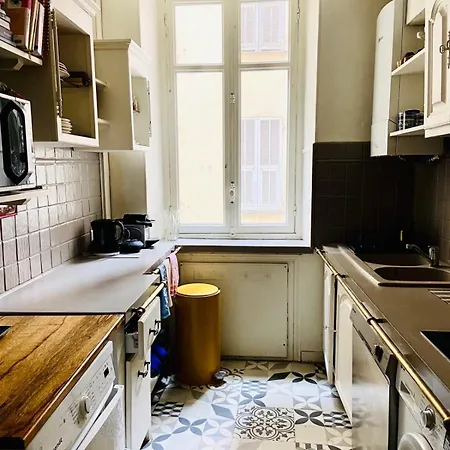 Cozy In A Lively District Apartment *